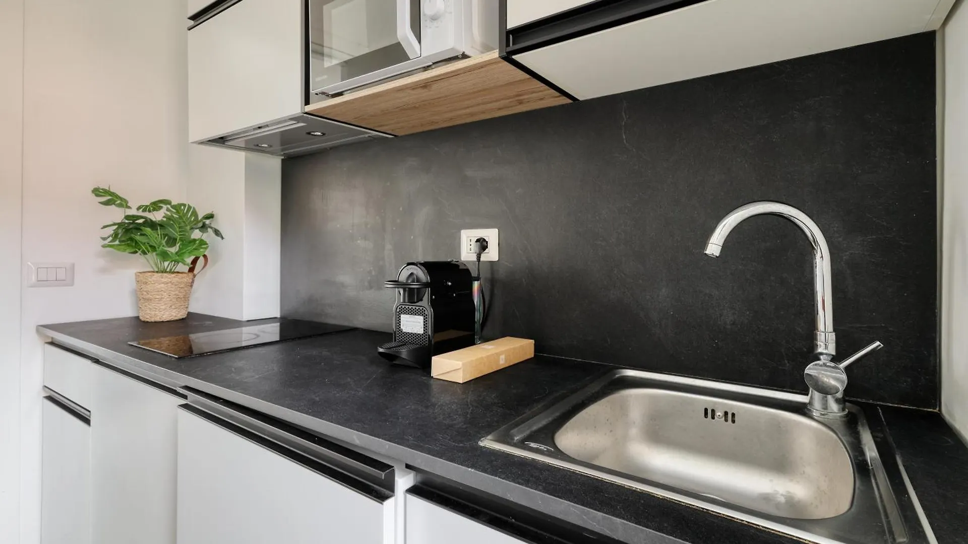Joivy Lovely Studios Near Citylife ميلان شقة